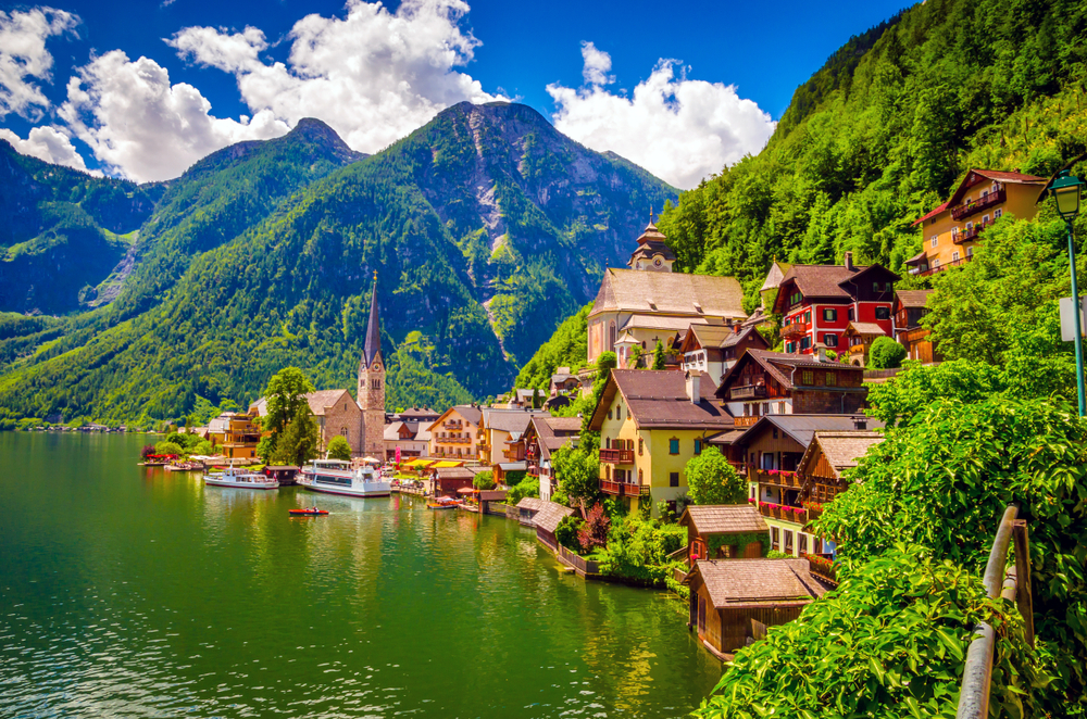 Hallstatt, sebuah tempat yang seperti negeri dongeng. (Shutterstock)