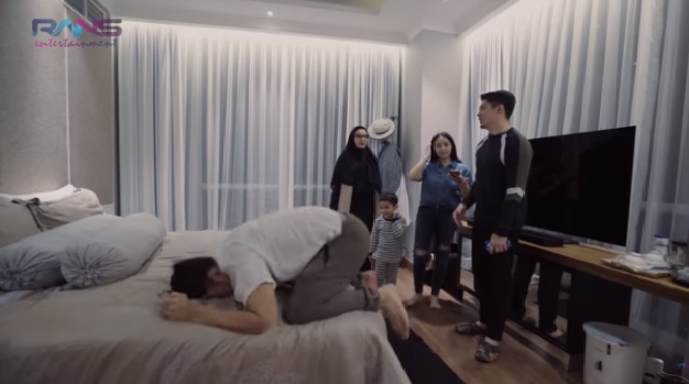 Kamar tidur nyaman (YouTube Rans)