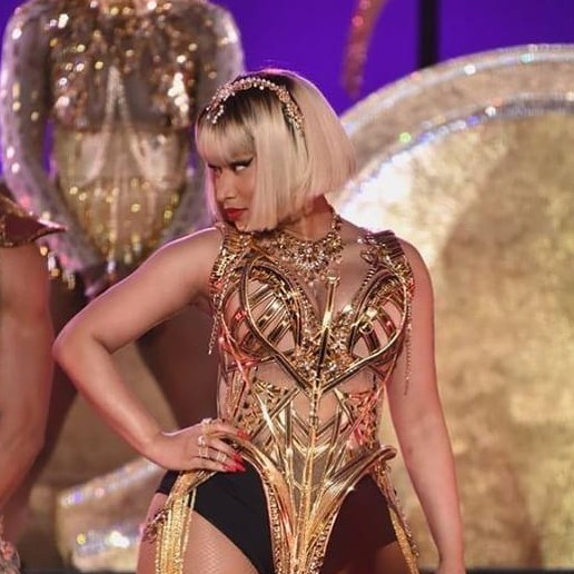 Nicky Minaj memakai rancangan Rinaldy Yunardi (Instagram/@rinaldyyunardi)