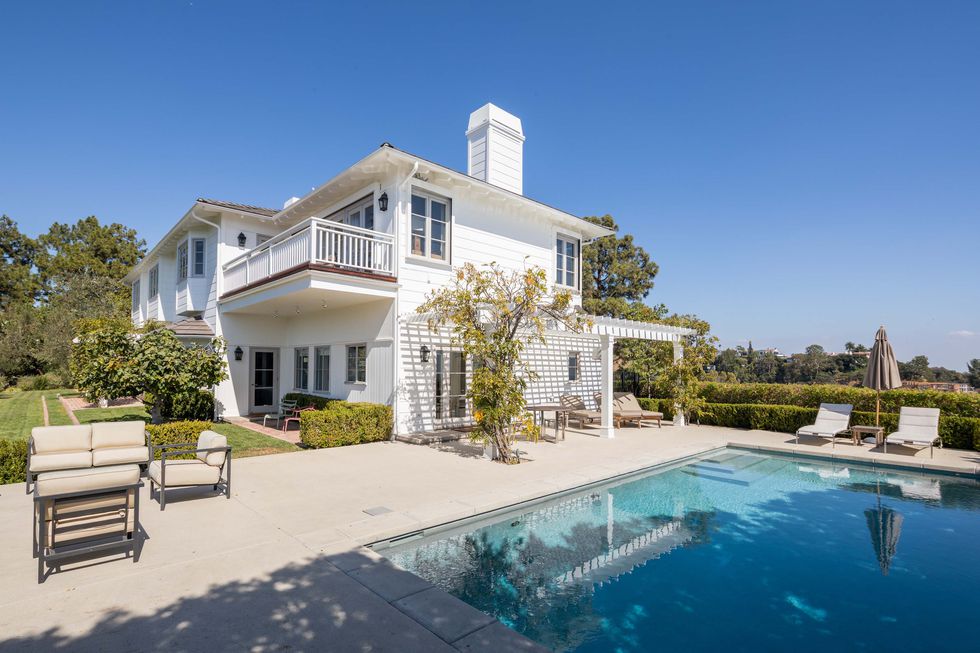 Rumah Jodie Foster (hips.hearstapps.com)