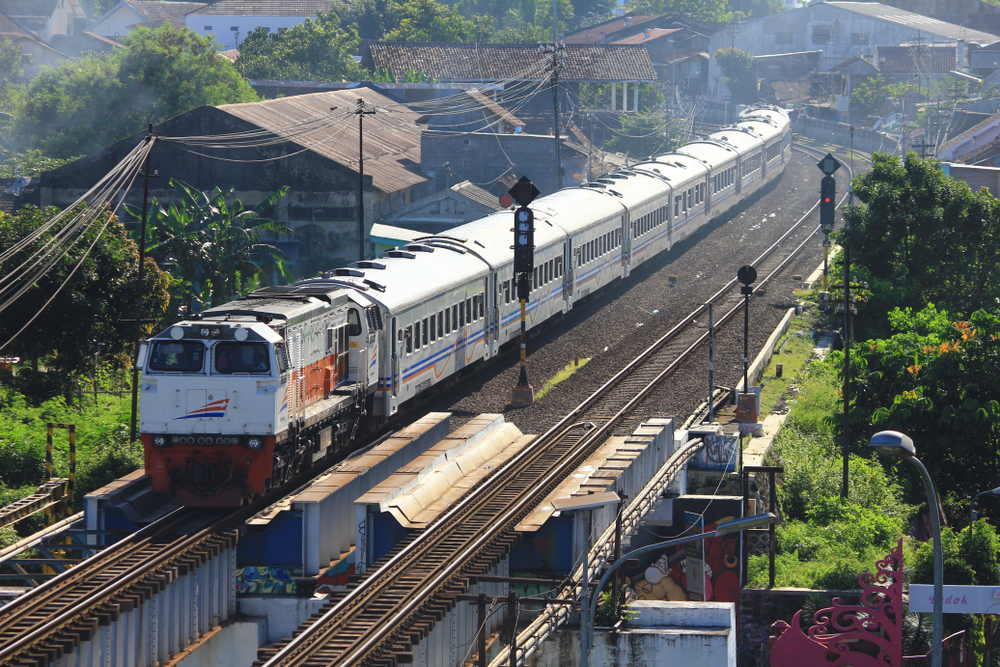 Tempat Wisata Yogyakarta, Kereta Api