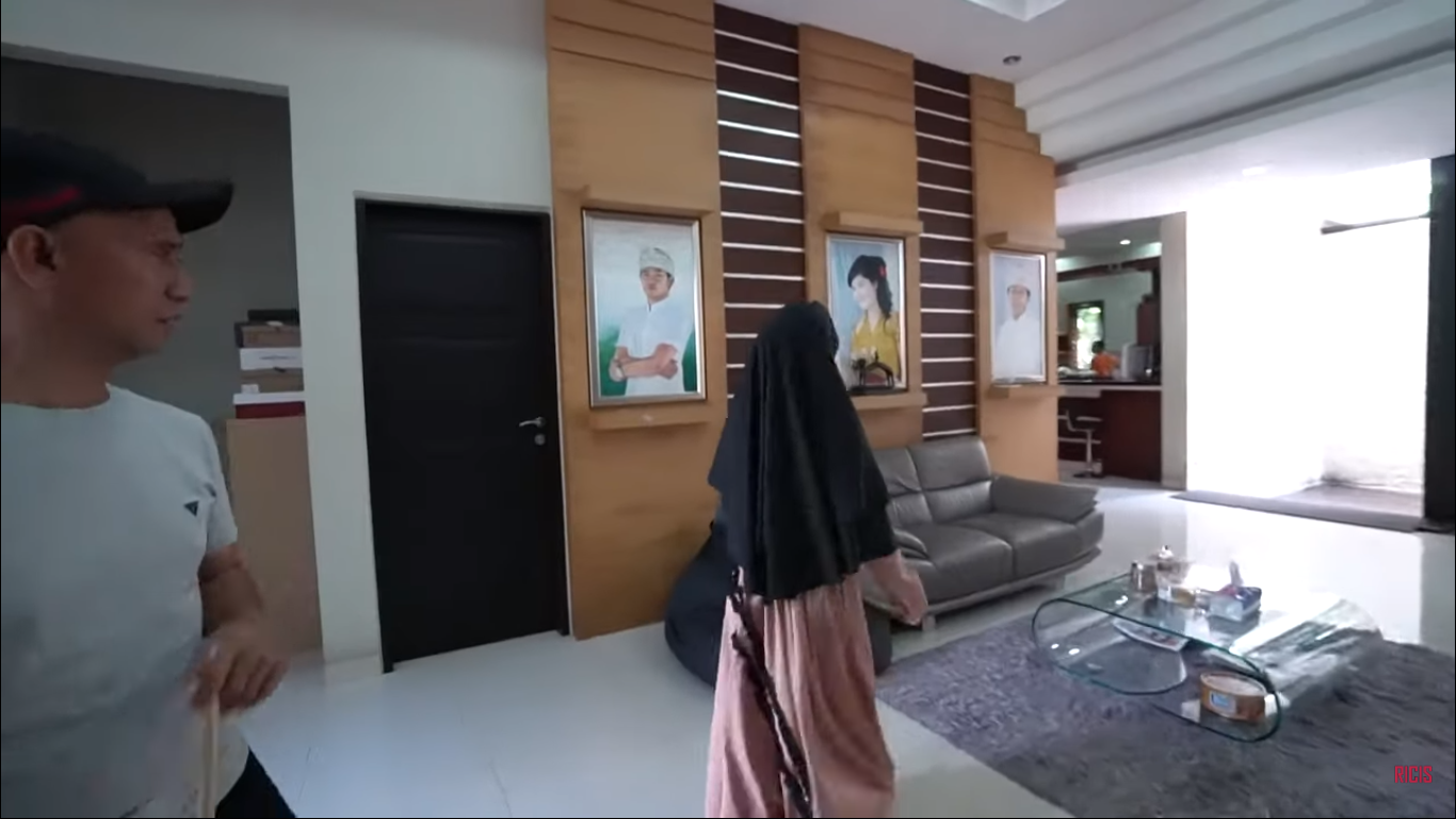 Gaya interior rumah Gusti Ngurah Anom sangat sederhana