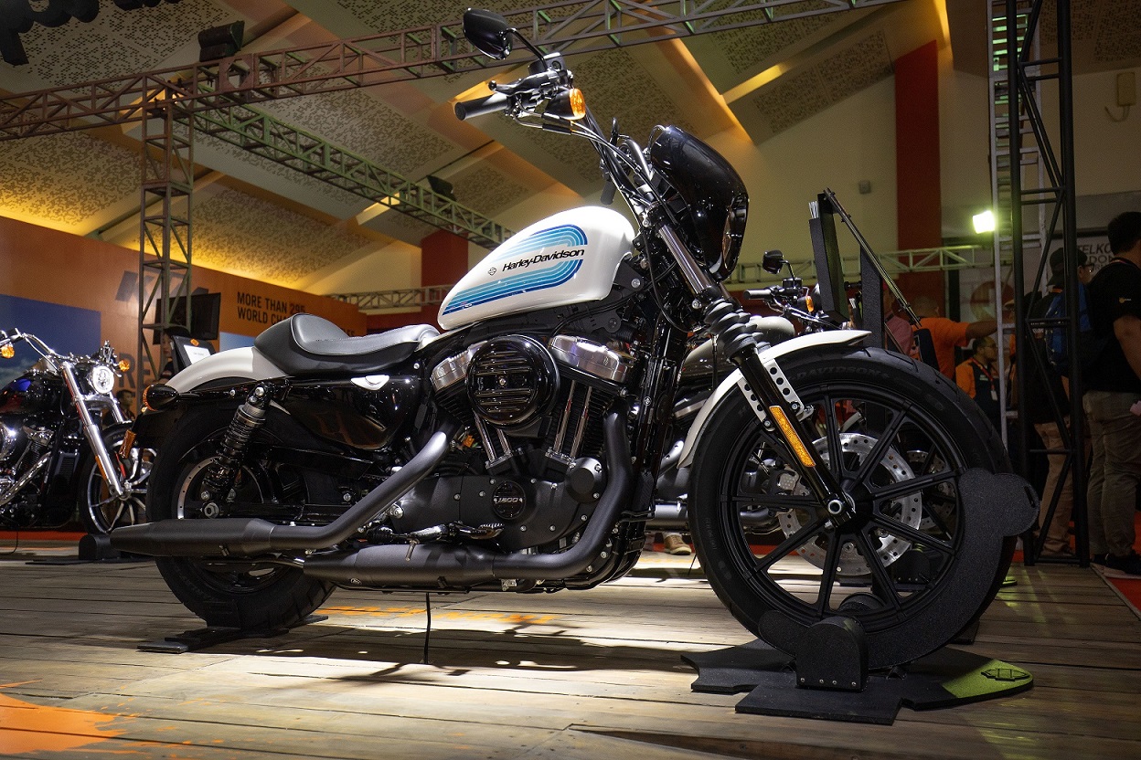 Harley-Davidson Iron 1200 (Carmudi Indonesia).