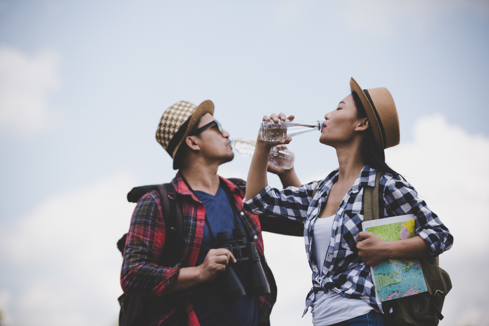 Perlengkapan Traveling (Shutterstock)