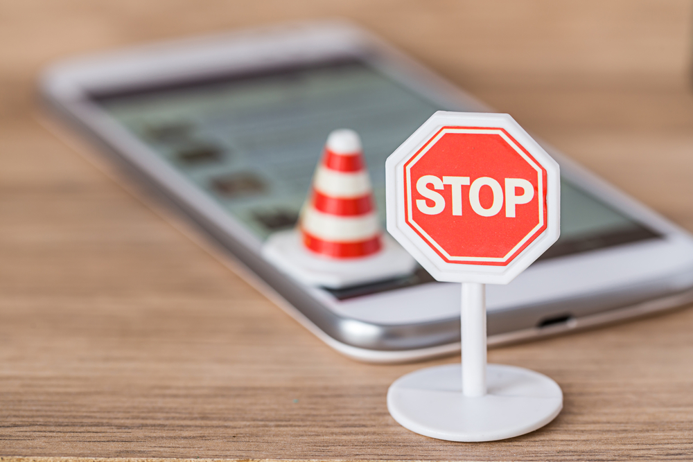Sukses di usia muda, jangan kebanyakan main handphone