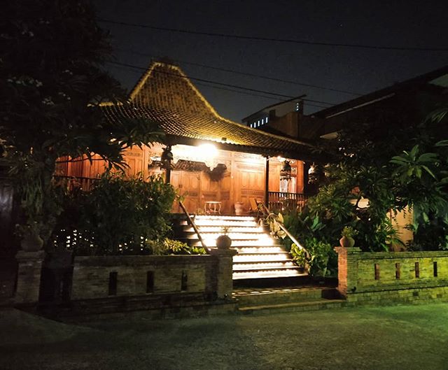 Rumah artis