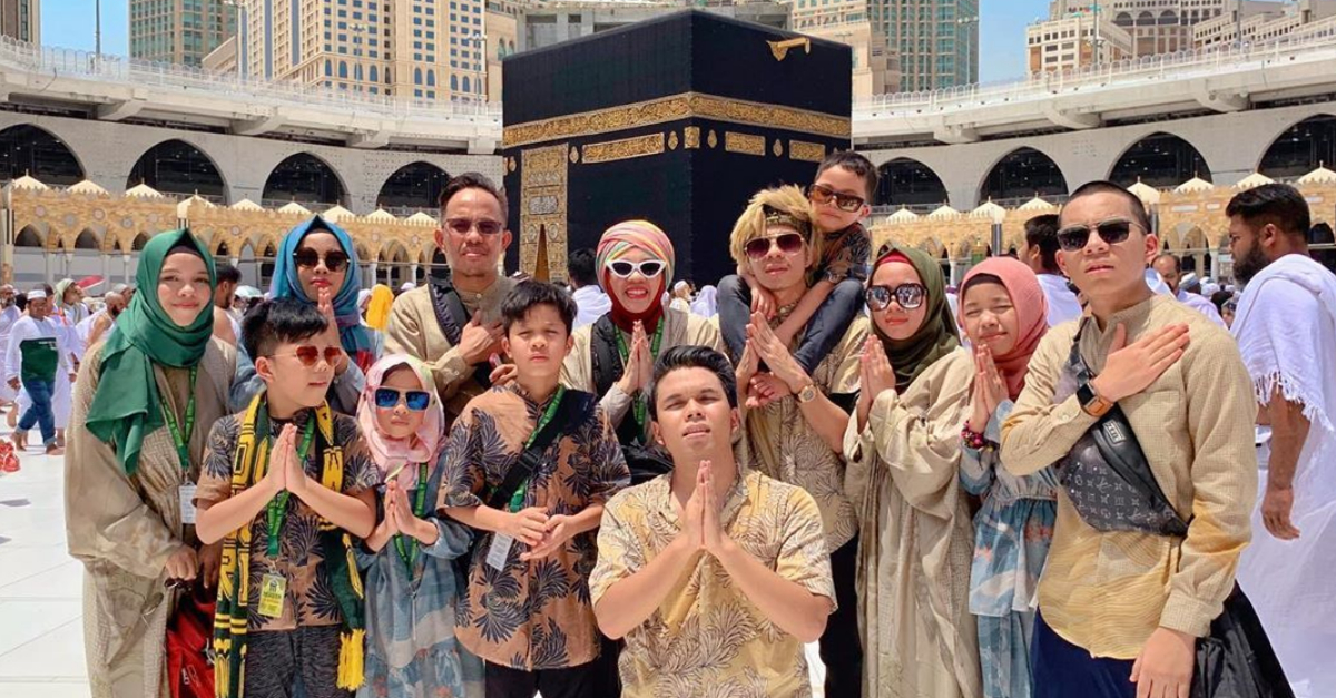 Lebaran 6 Youtuber Terkaya Raffi Hadiahi Gigi Cincin 1 M Atta Halilintar Lebaran Di Mekah<script async src=