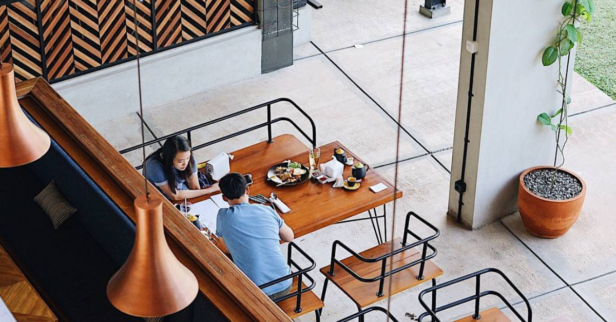 Ini 10 Cafe Di Bandung Yang Instagramable Memanjakan Lidah Dan Aman Di Kantong<script async src=
