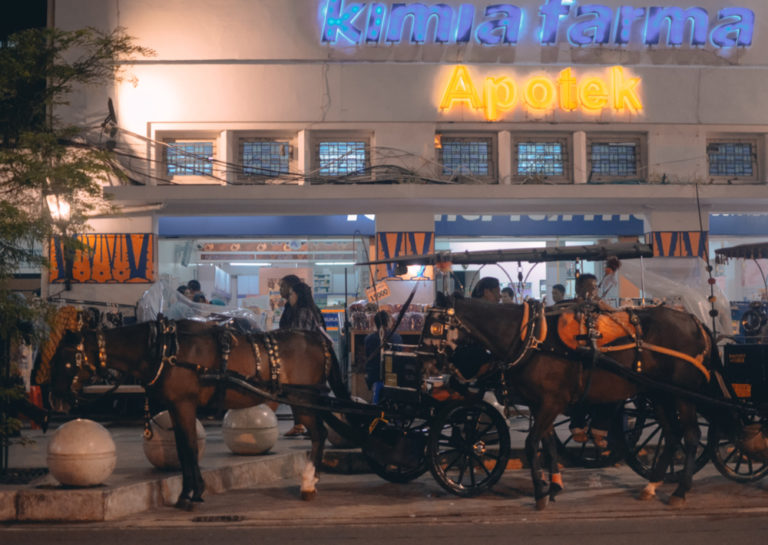 Harganya Sejak Ipo Terus Naik Seberapa Kinclongkah Performa Saham Kimia Farma<script async src=