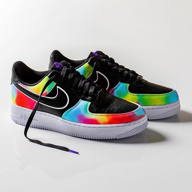 Sepatu Sneakers
