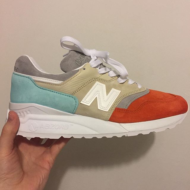 Sepatu Sneakers