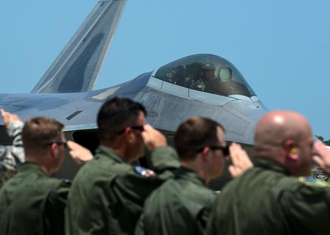 pesawat f-22 raptor