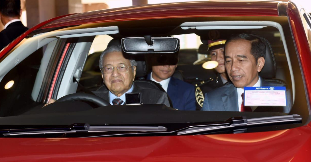Berapa Harga Mobil Proton Yang Dinaiki Presiden Jokowi
