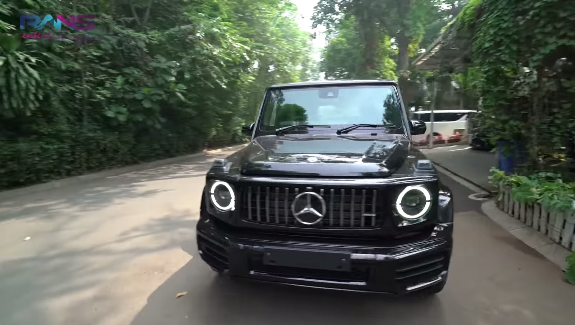 Mercedes Benz
