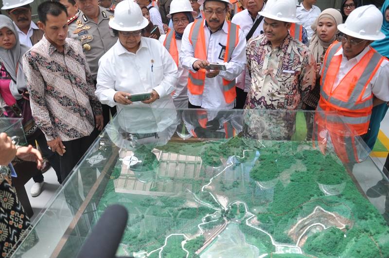 Saham antam
