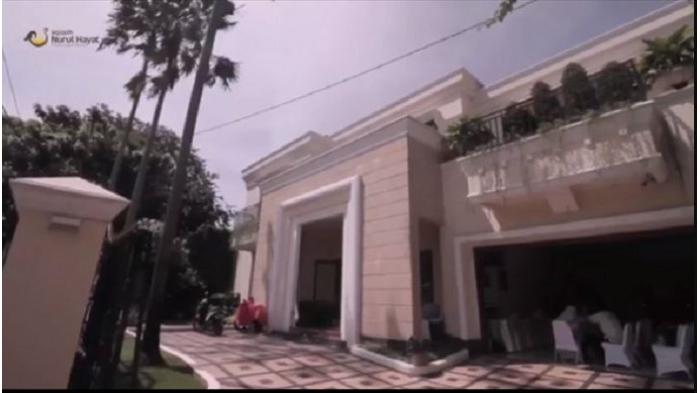 rumah reisa broto asmoro