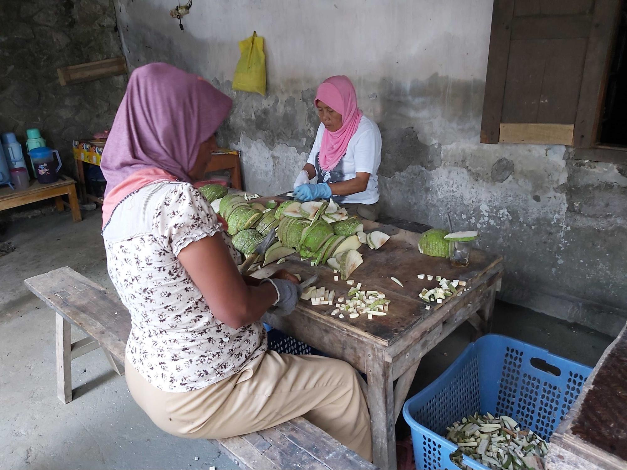 pengusaha sukun goreng