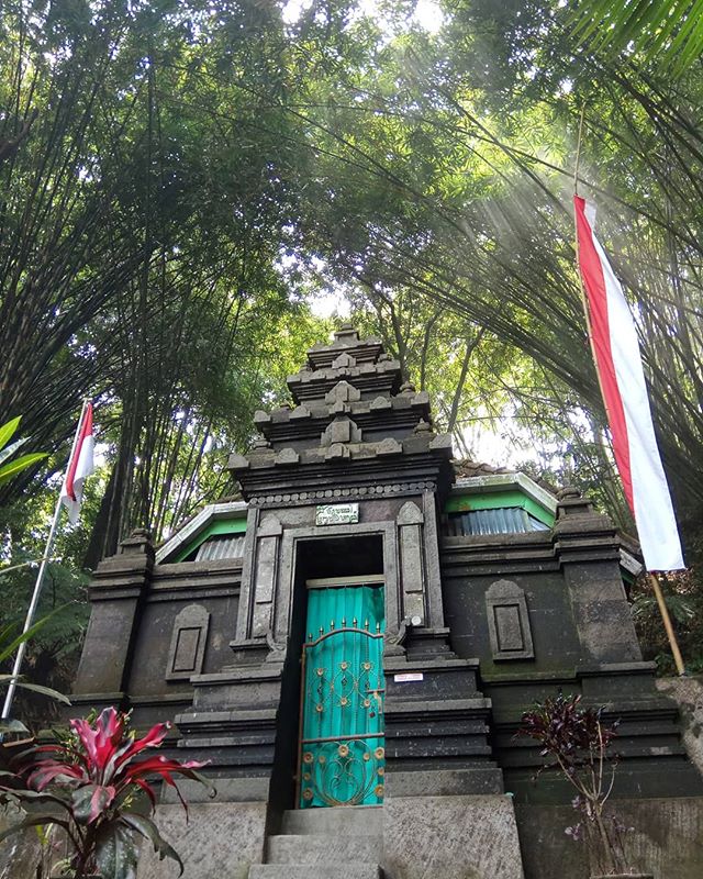 Desa Penari