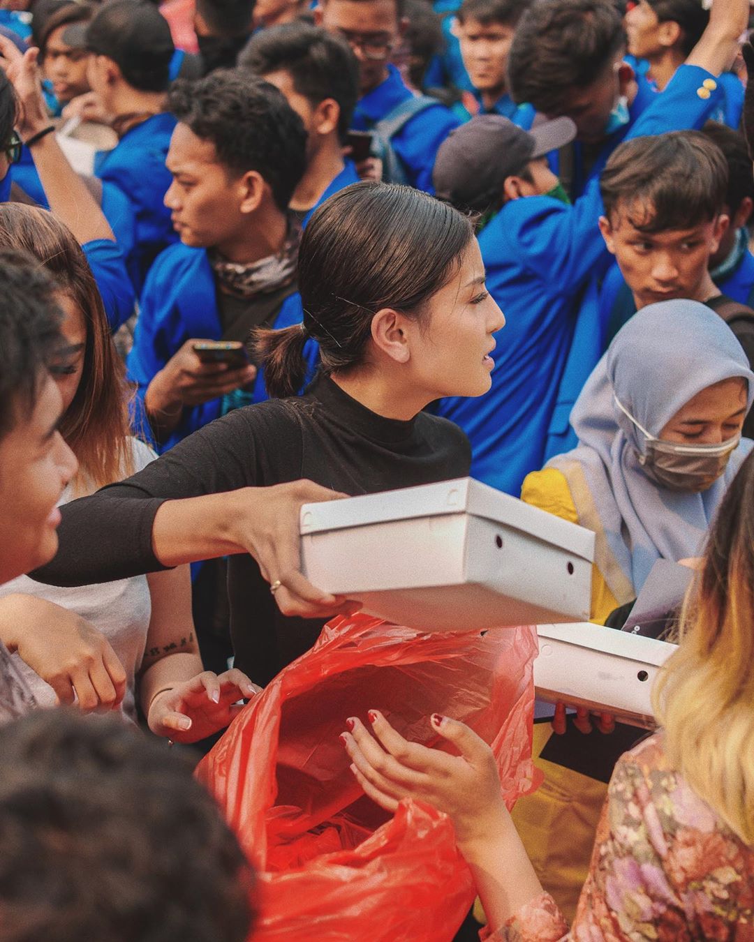 artis indonesia awkarin