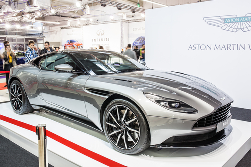 mobil mewah aston martin