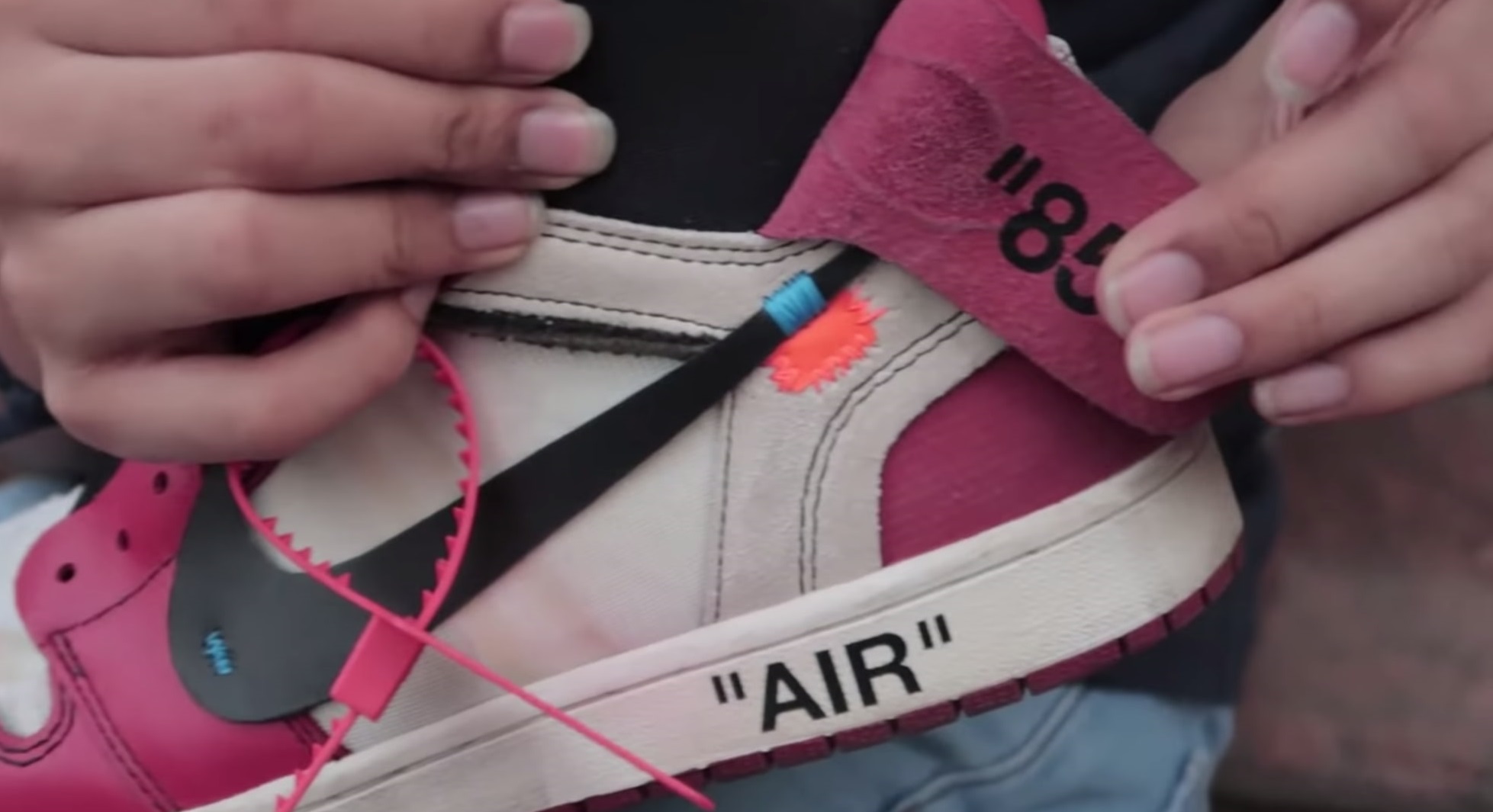 Air Jordan 1 Retro High OG x Off-White