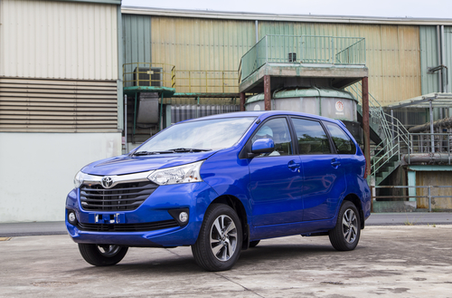 mobil krisdayanti