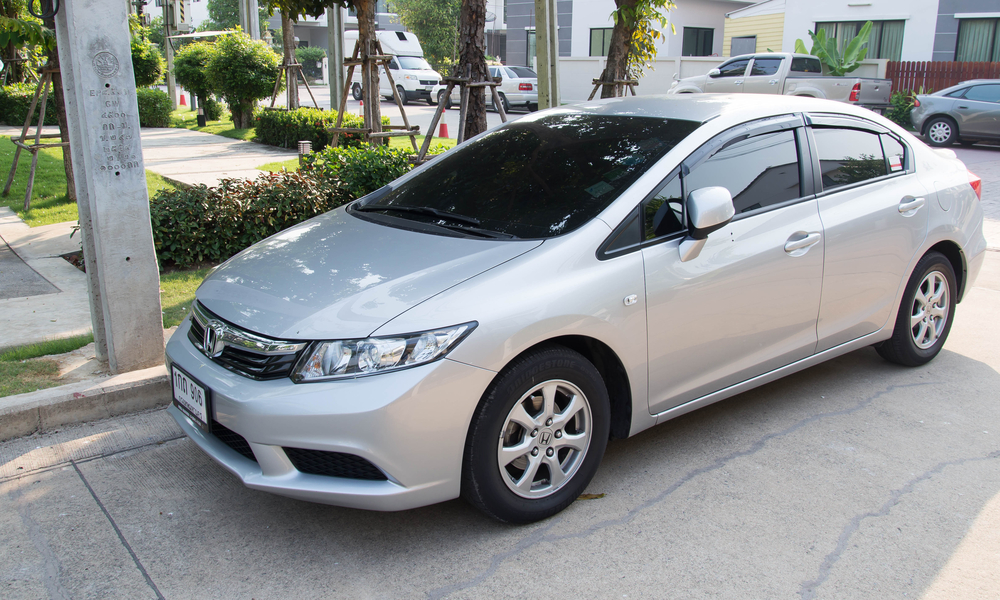 Mobil Sedan