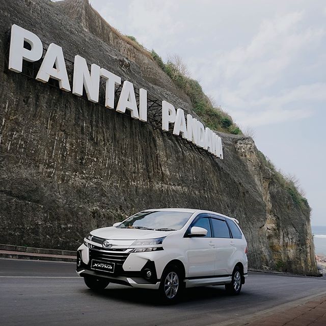 mobil keluarga
