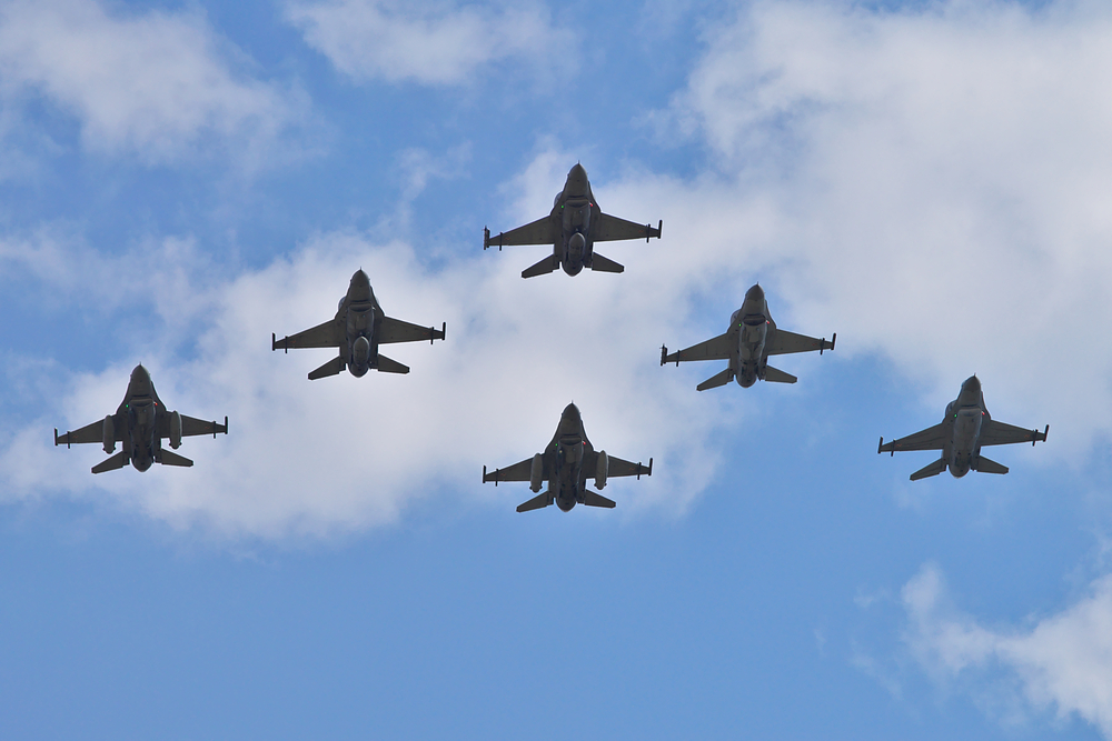 Pesawat F-16