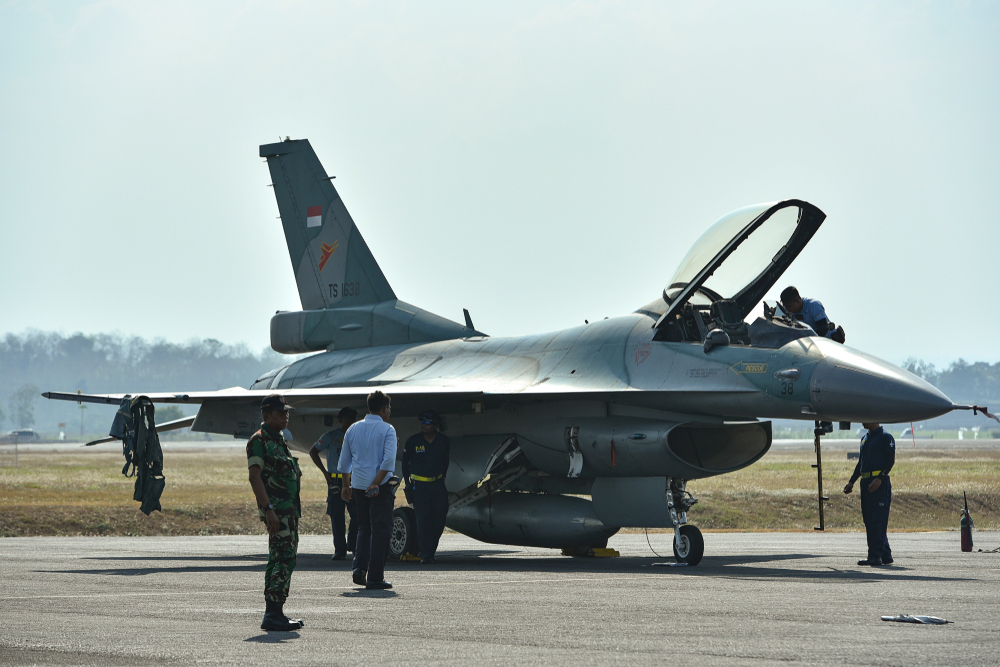 Pesawat F-16