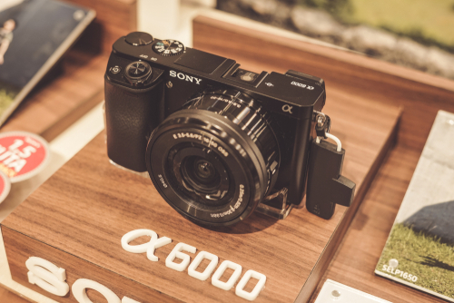kamera mirrorless murah