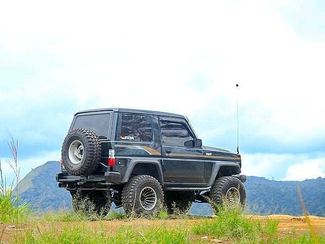 mobil bekas daihatsu taft