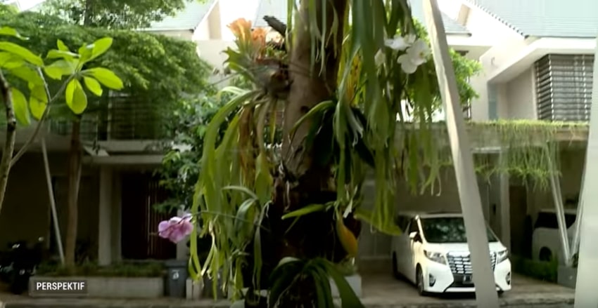 rumah reza rahadian