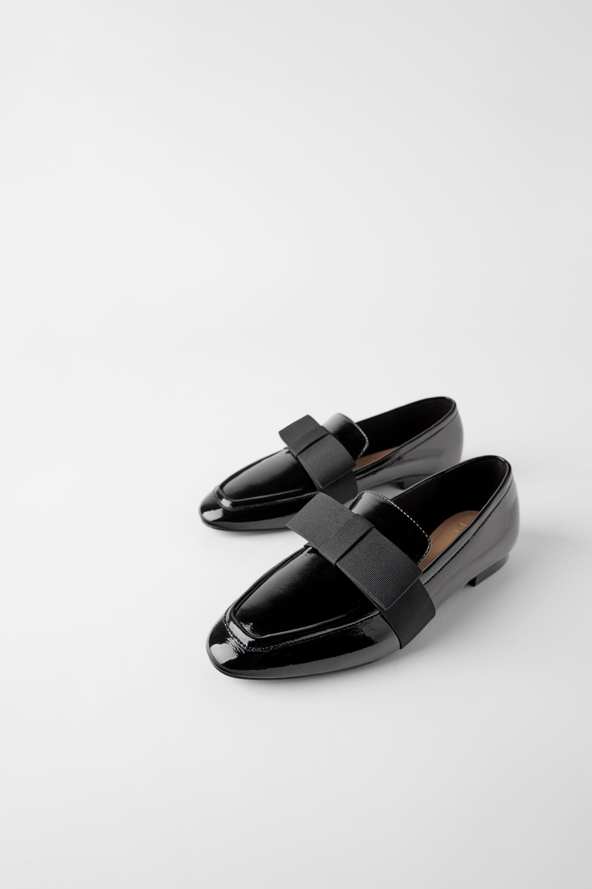 sepatu zara