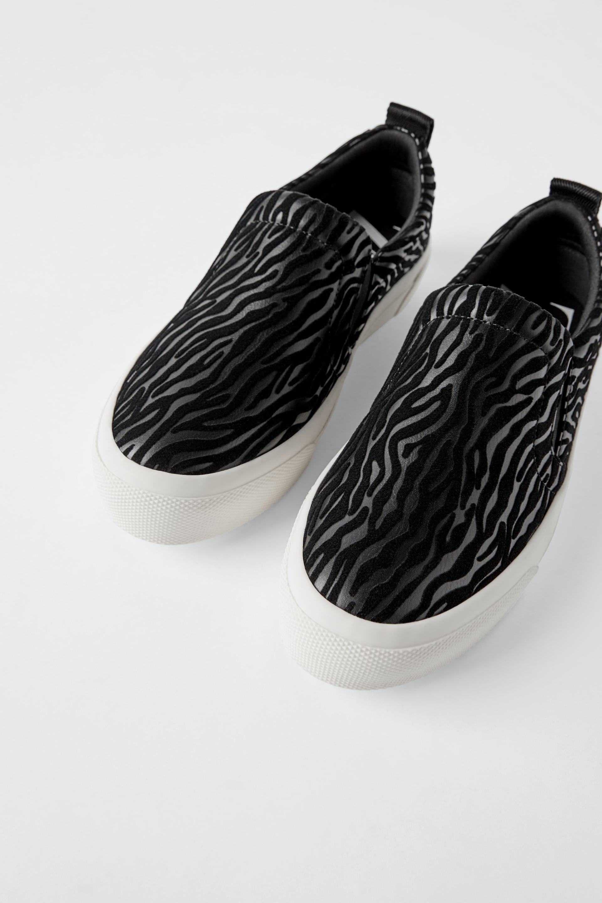 sepatu zara