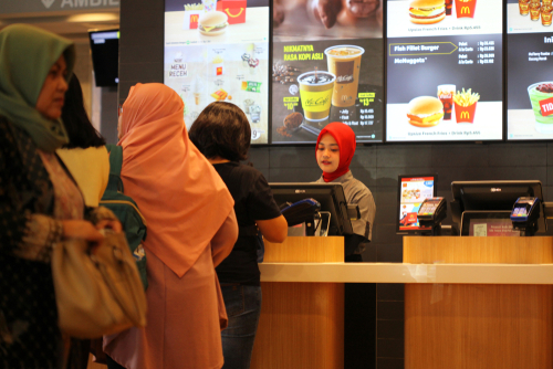 situasi di restoran mcdonald's