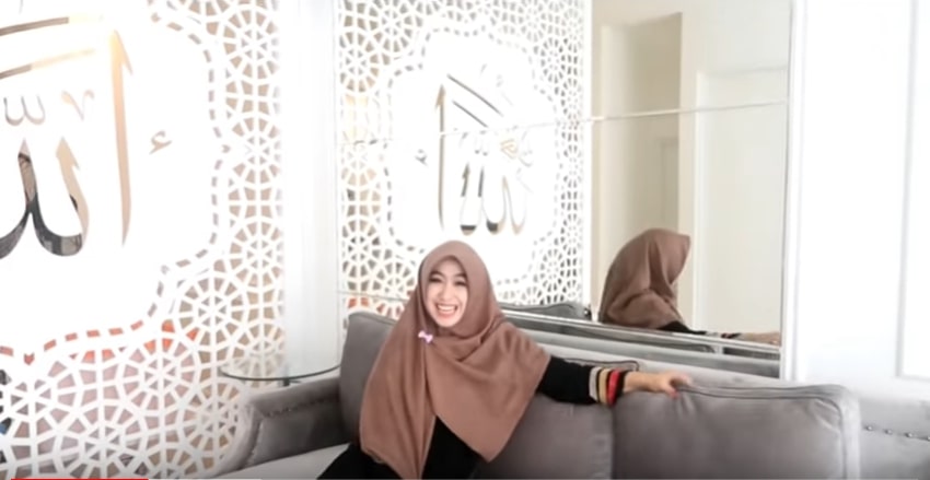 Oki Setiana Dewi