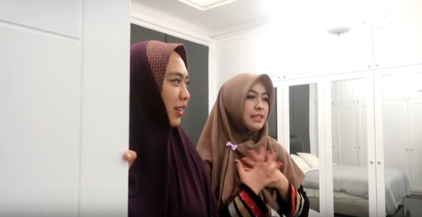 Oki Setiana Dewi