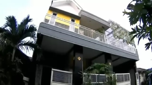 rumah mewah artis