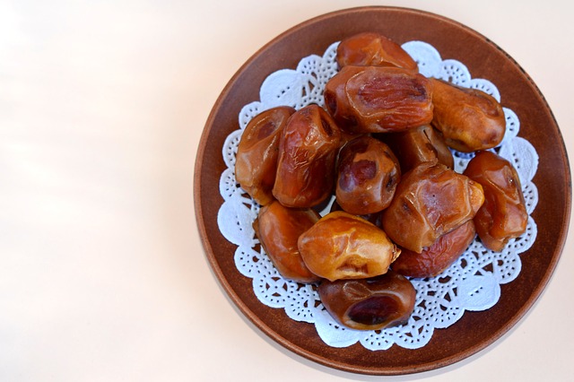 cemilan sehat kurma
