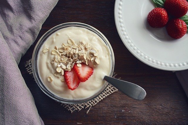 cemilan sehat yoghurt